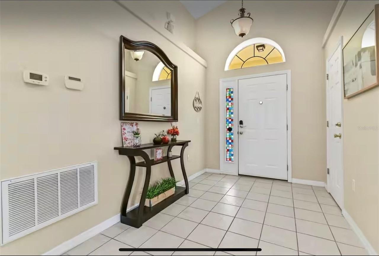 100 Cardinal Ct - Photo 3 of 31