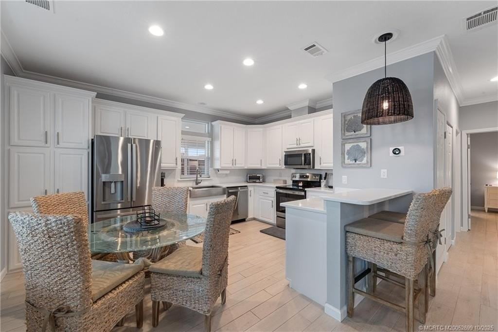 159 Ne Buoy Dr - Photo 6 of 48