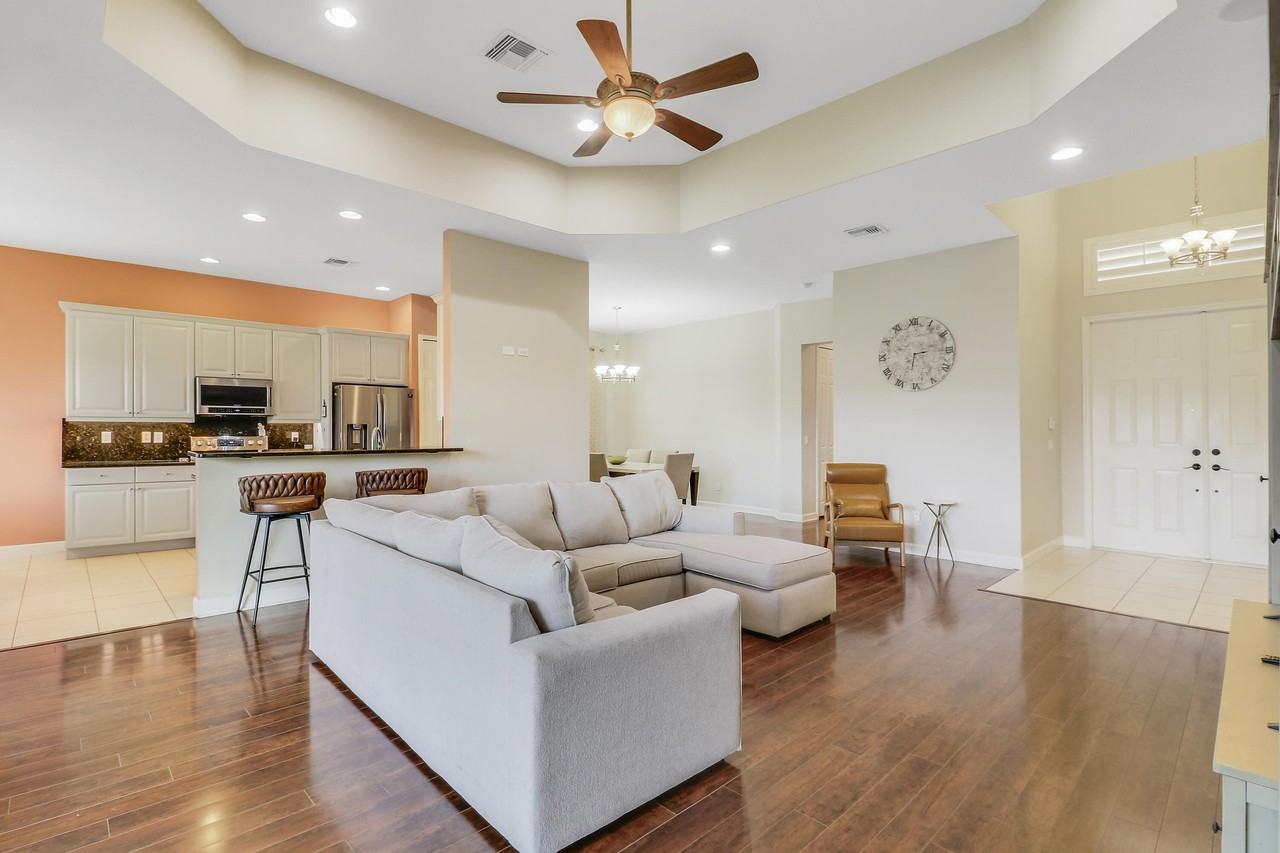 9120 Champions Way - Photo 7 of 43