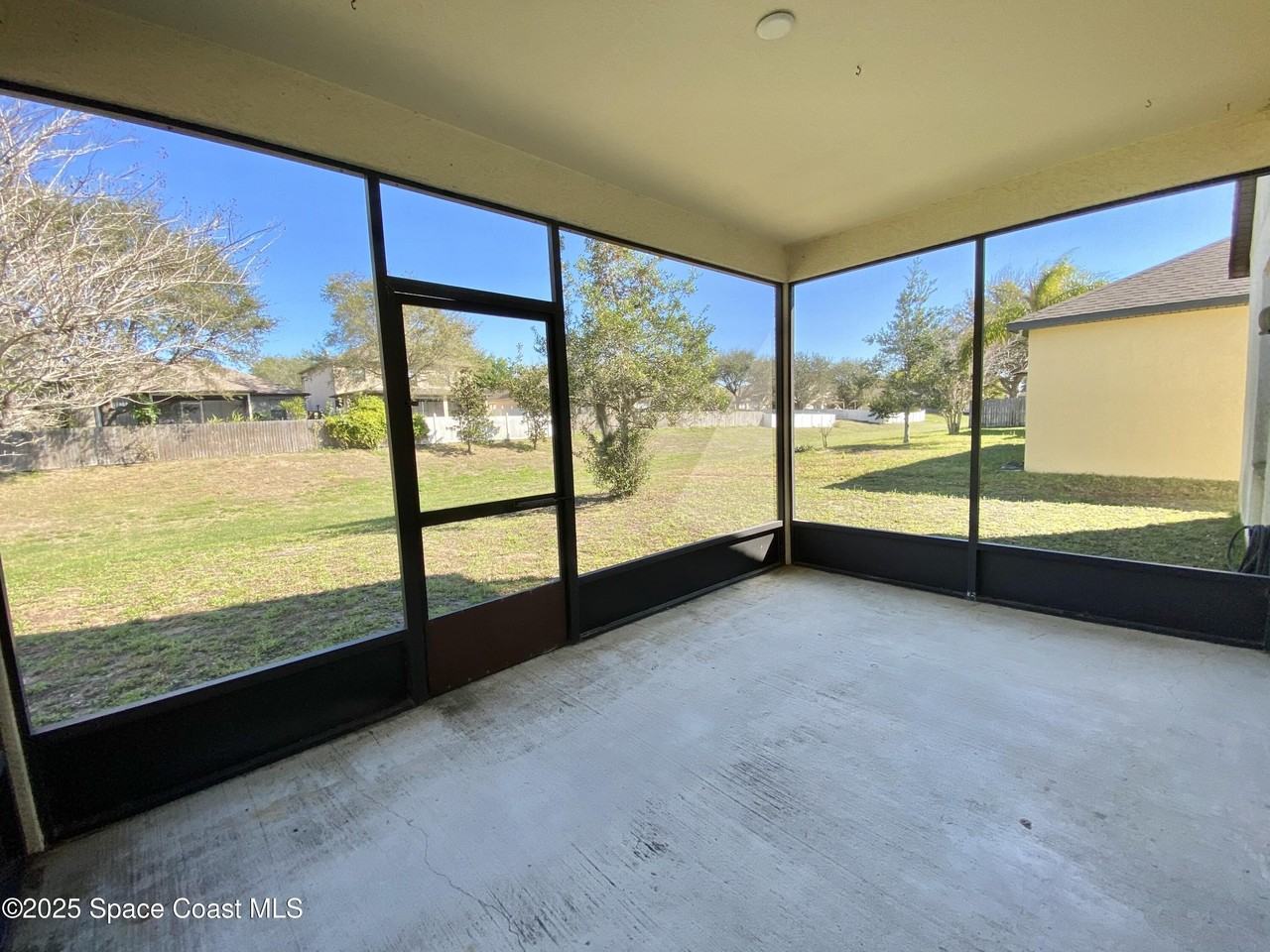 622 Marian Ct - Photo 2 of 17