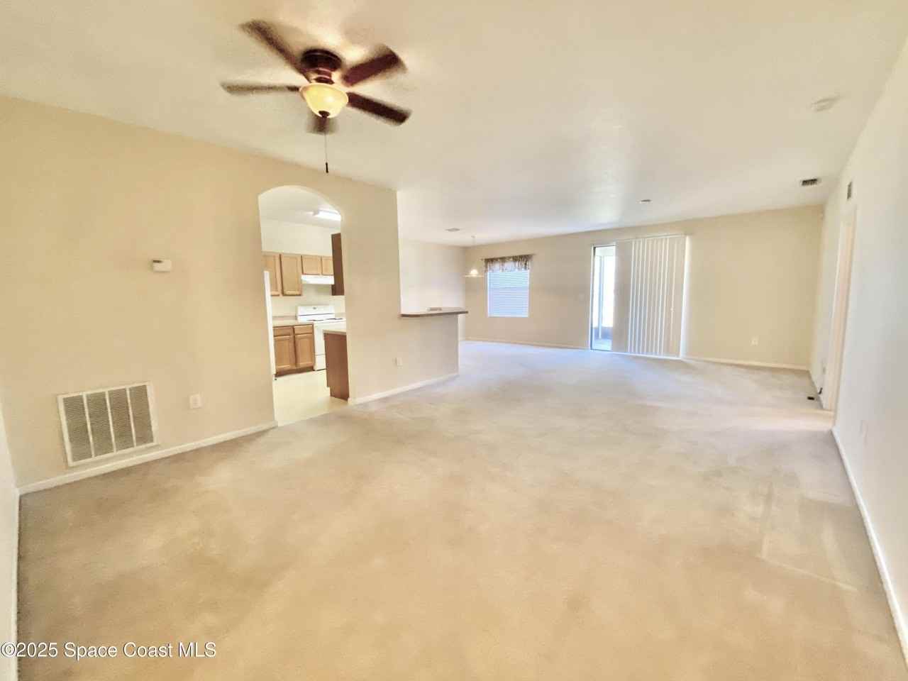 622 Marian Ct - Photo 3 of 17