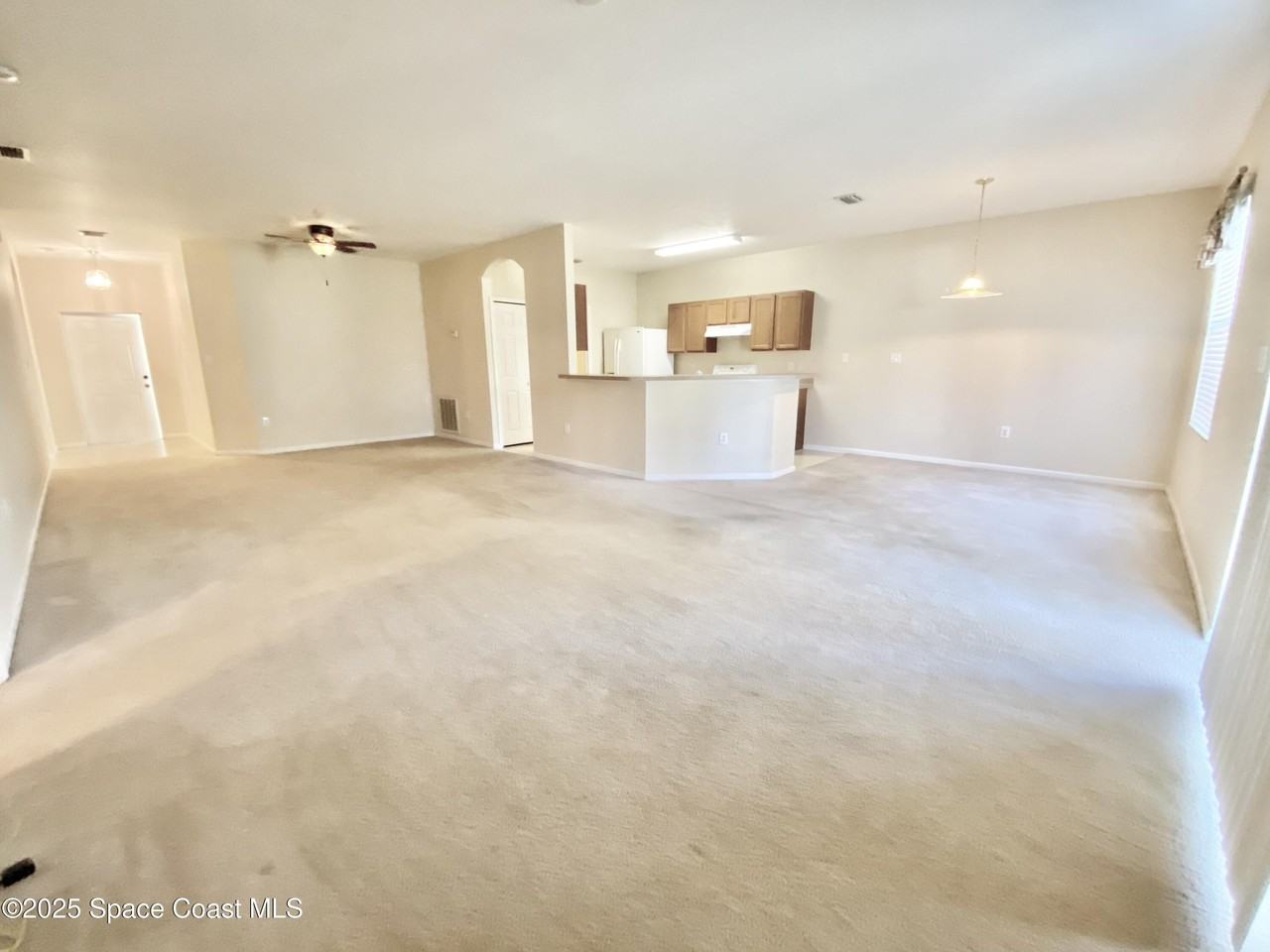 622 Marian Ct - Photo 4 of 17