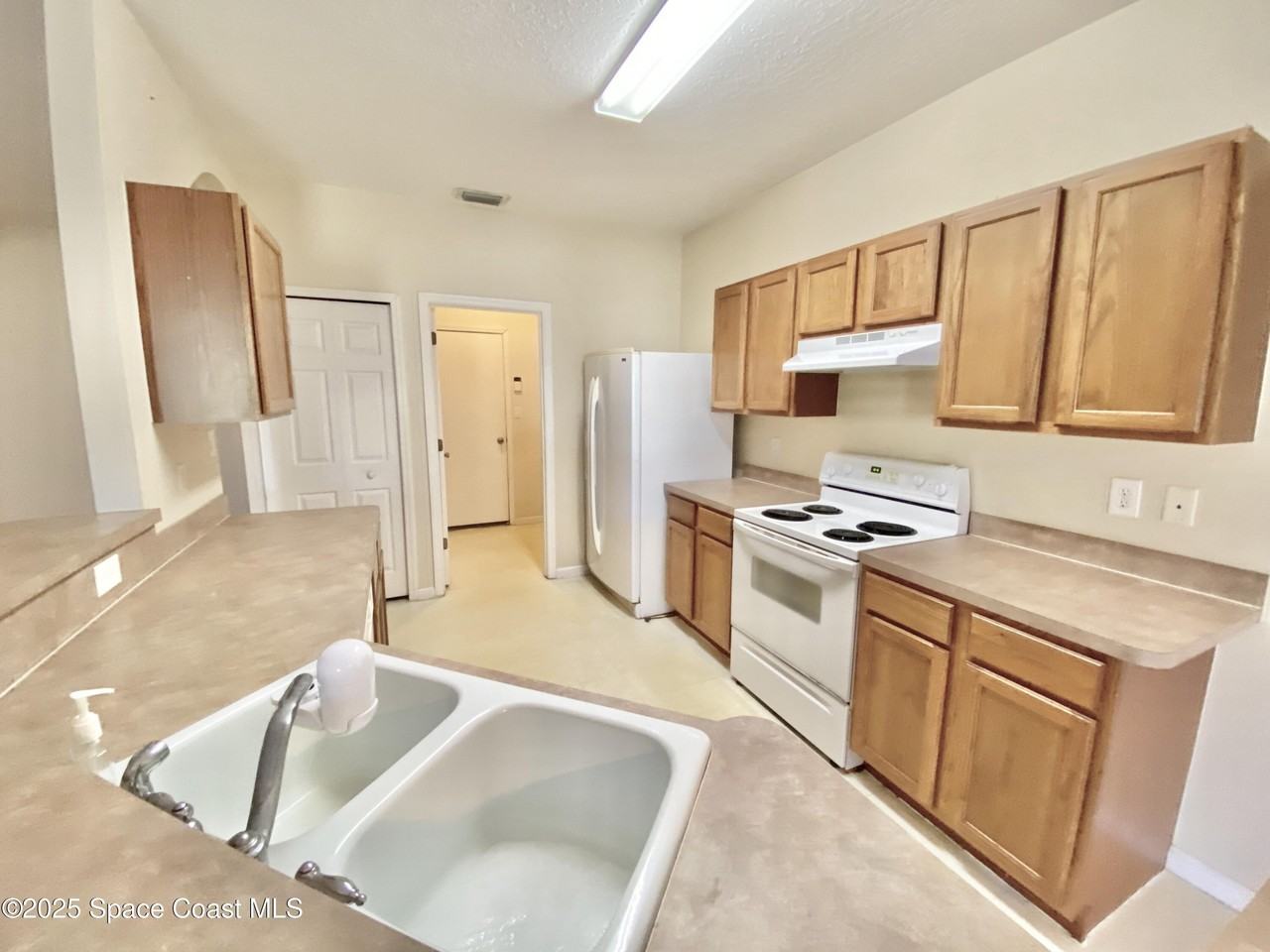 622 Marian Ct - Photo 5 of 17