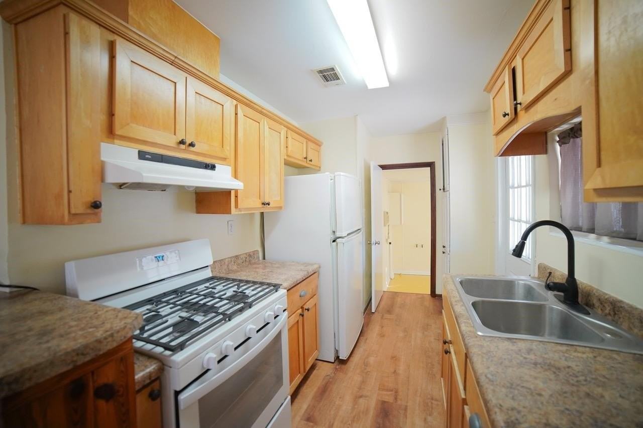 231 Gaile Ave - Photo 7 of 25