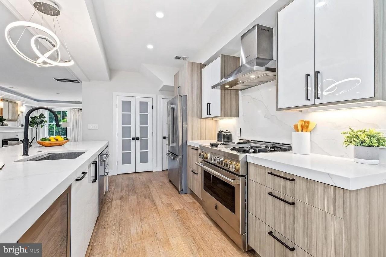 3525 16th St Nw - Photo 5 of 34