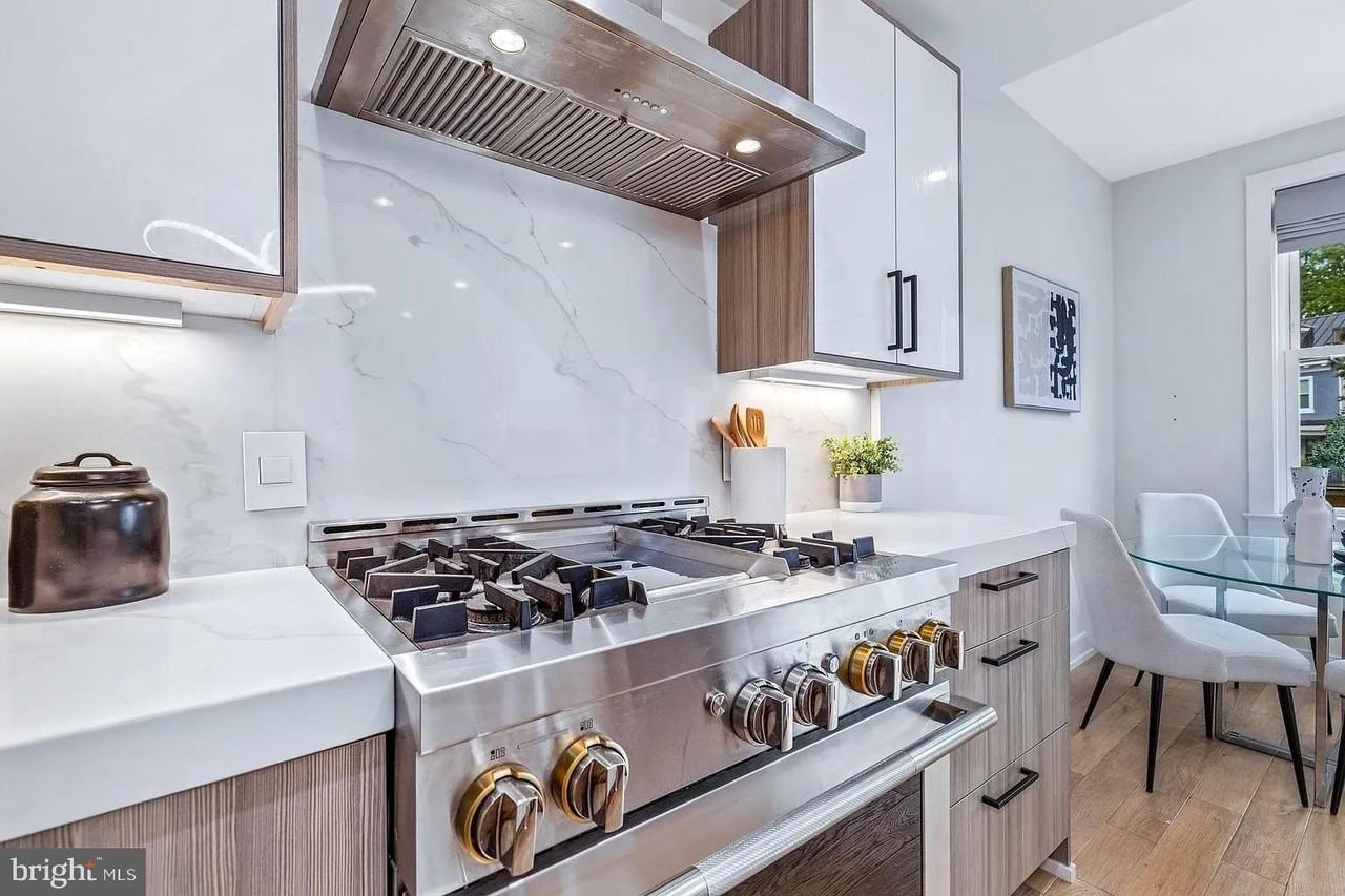 3525 16th St Nw - Photo 6 of 34