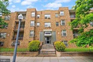 939 Longfellow St Nw Apt 305 #305 - Photo 1 of 1