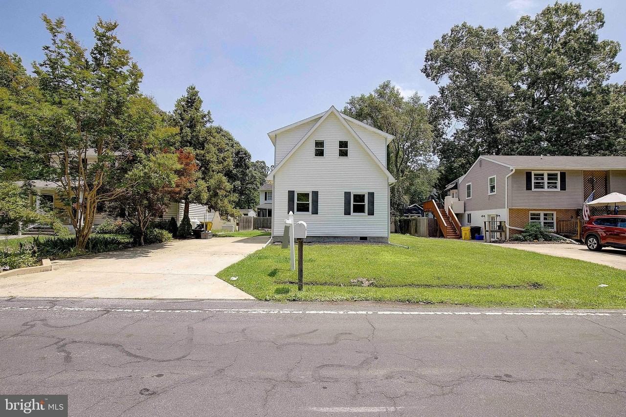 5645 Battee Dr - Photo 2 of 39