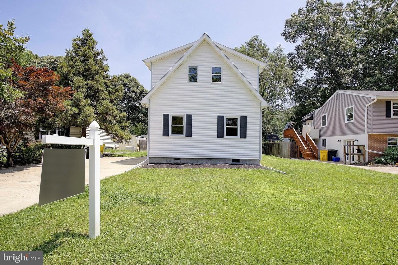 5645 Battee Dr - Photo 3 of 39