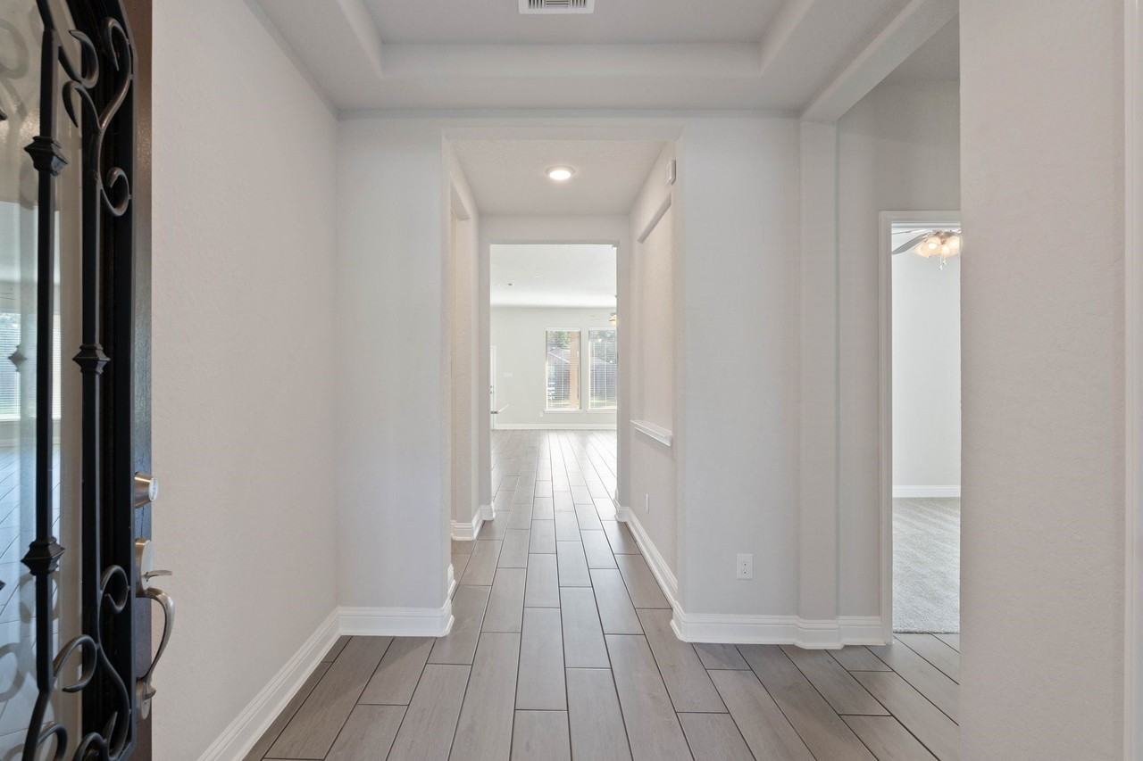 2811 Ridgecliff Ct - Photo 4 of 32