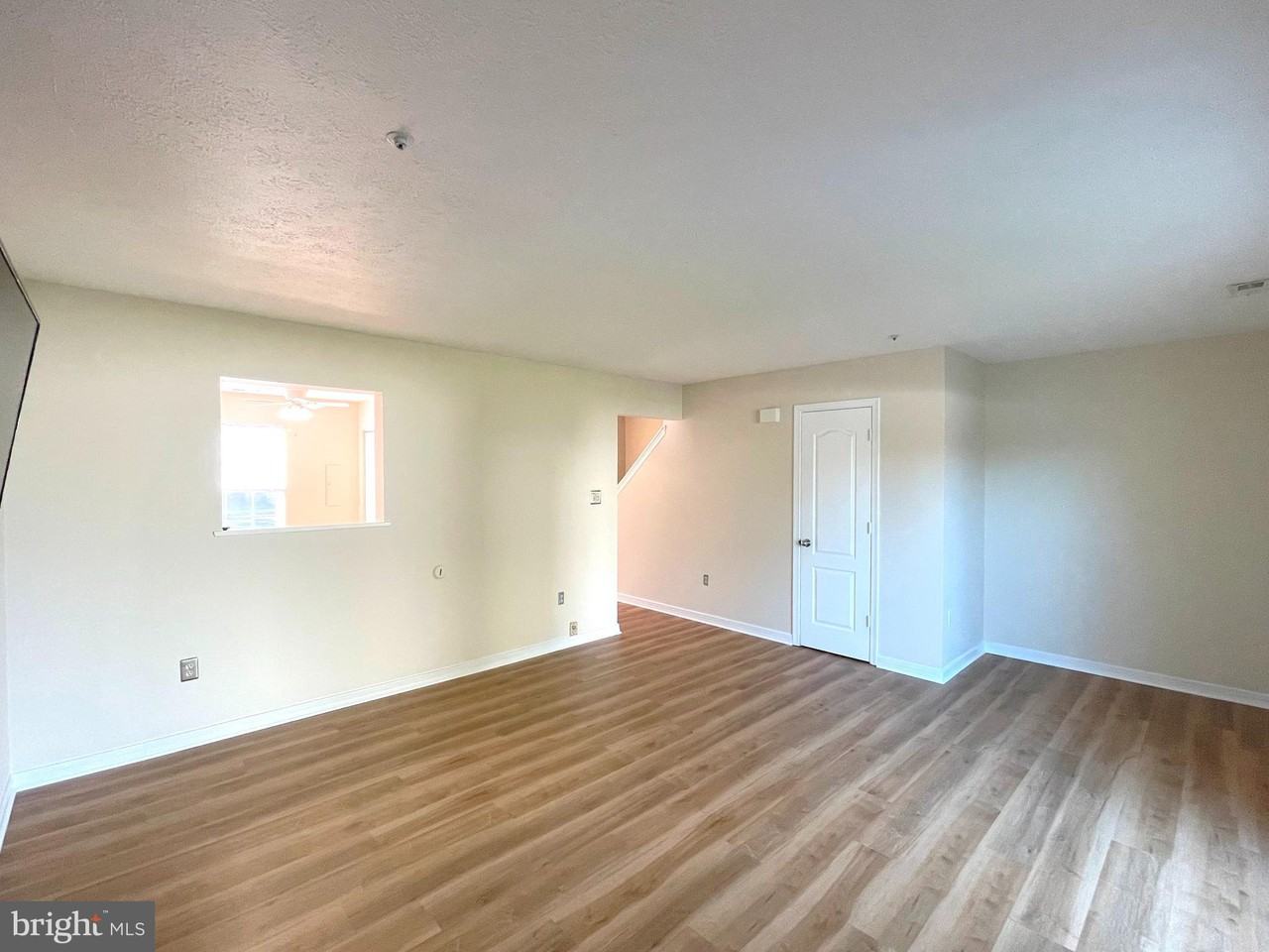 45288 Rumsford Ln - Photo 5 of 21