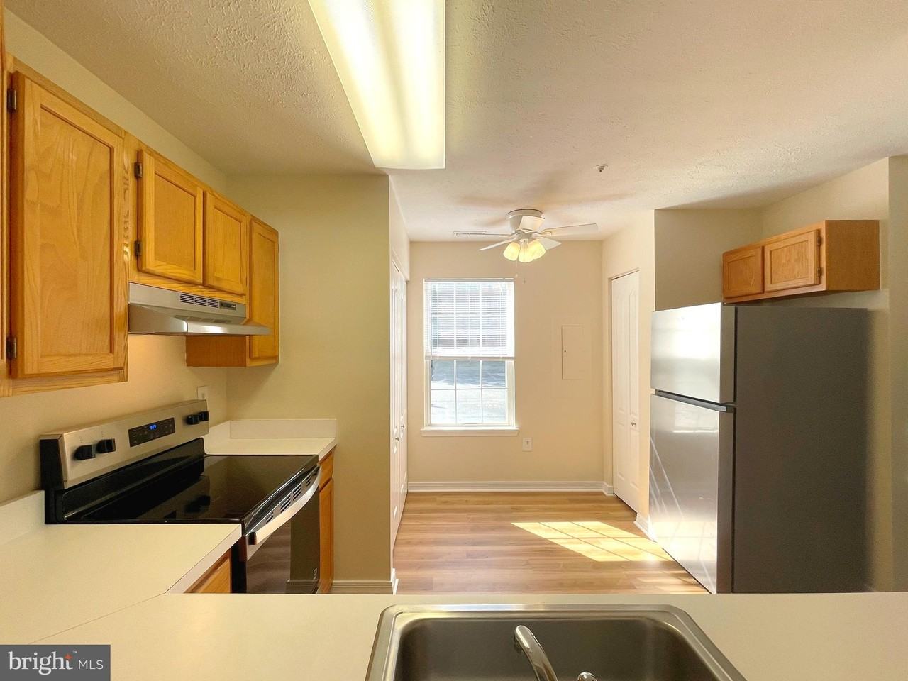 45288 Rumsford Ln - Photo 6 of 21