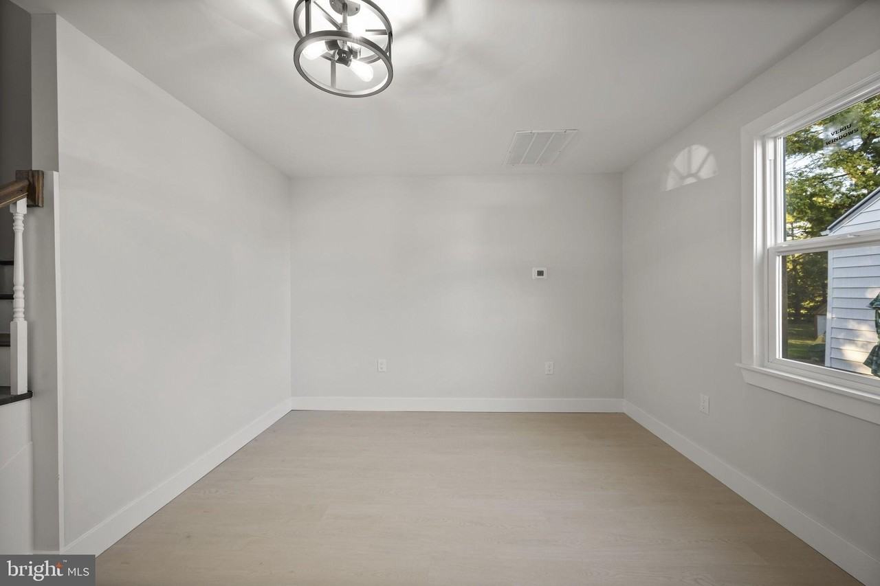 821 S Woodlynn Rd - Photo 3 of 32