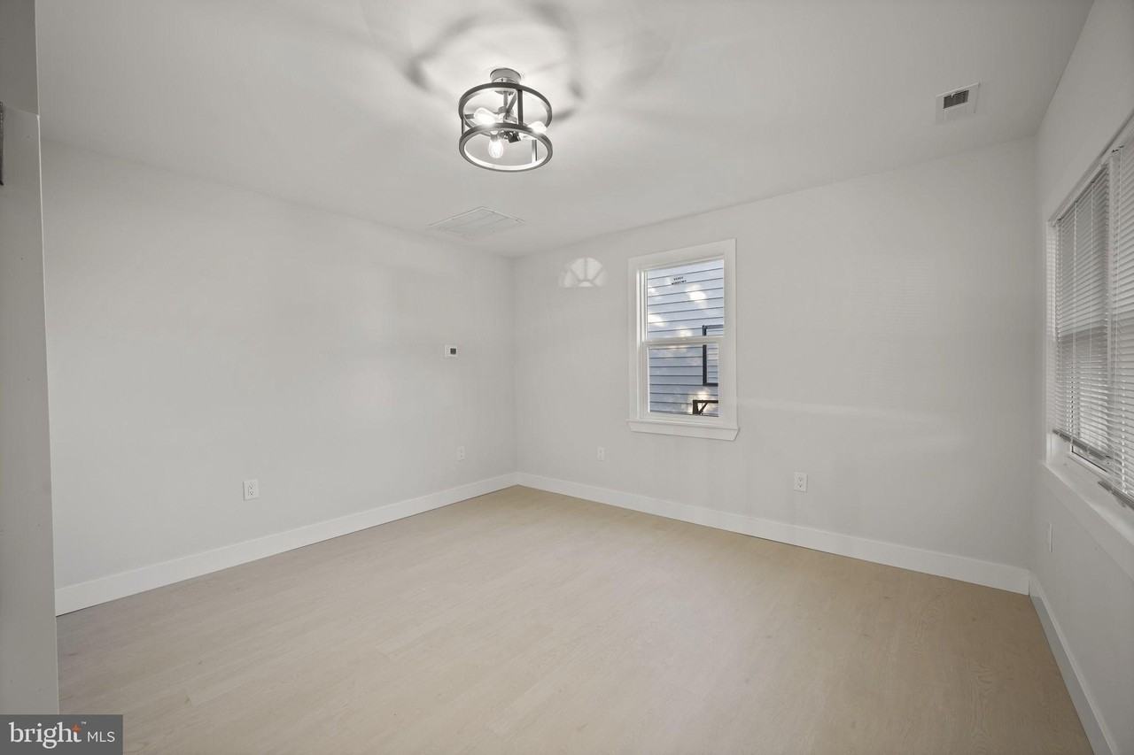 821 S Woodlynn Rd - Photo 4 of 32