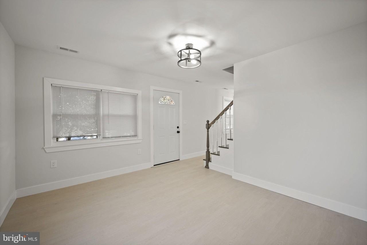 821 S Woodlynn Rd - Photo 5 of 32