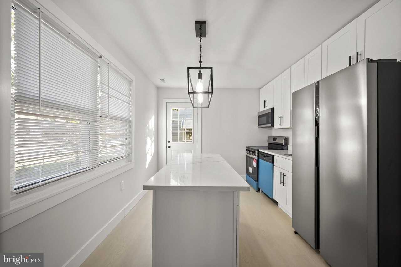 821 S Woodlynn Rd - Photo 6 of 32