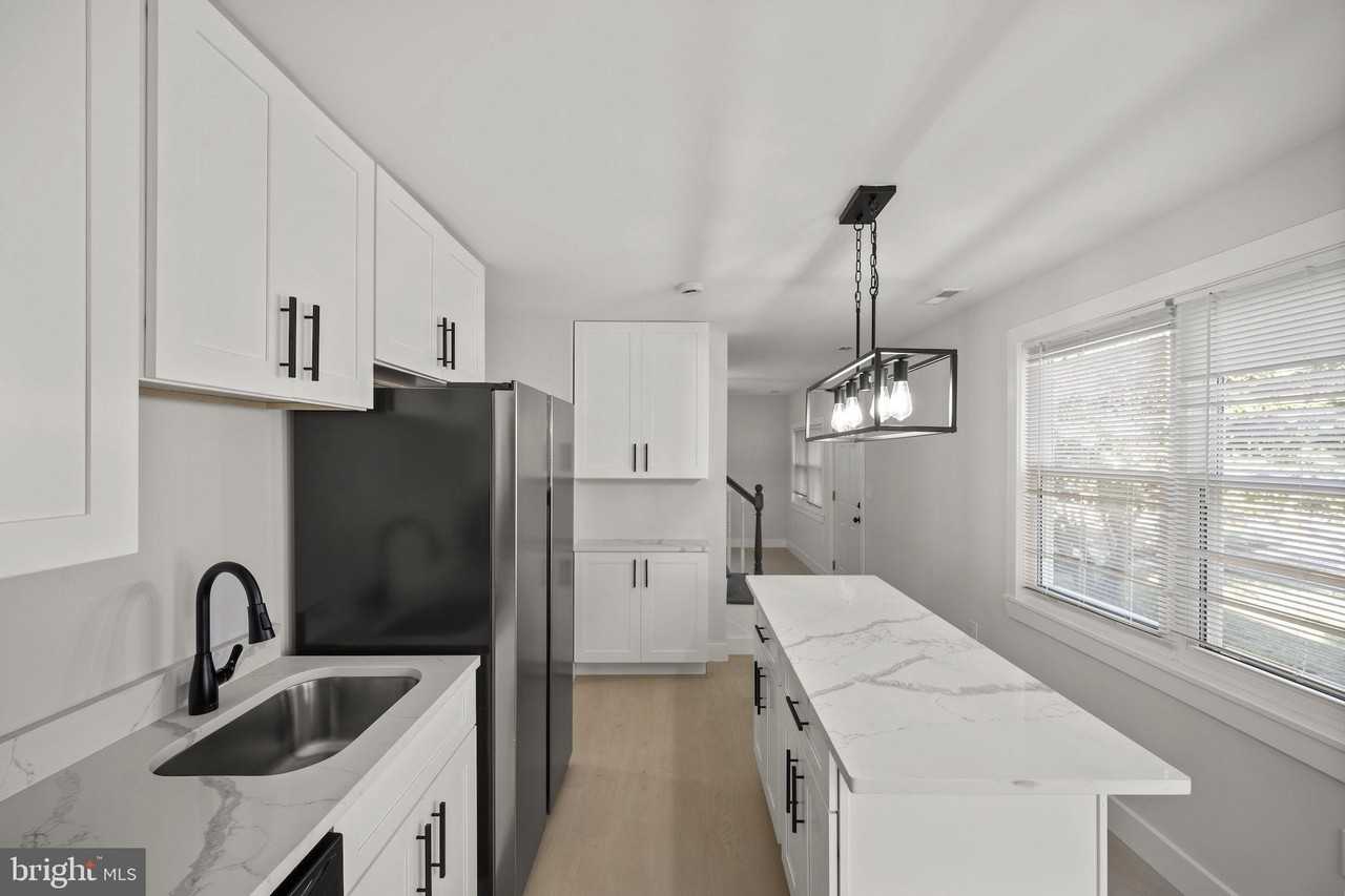 821 S Woodlynn Rd - Photo 7 of 32