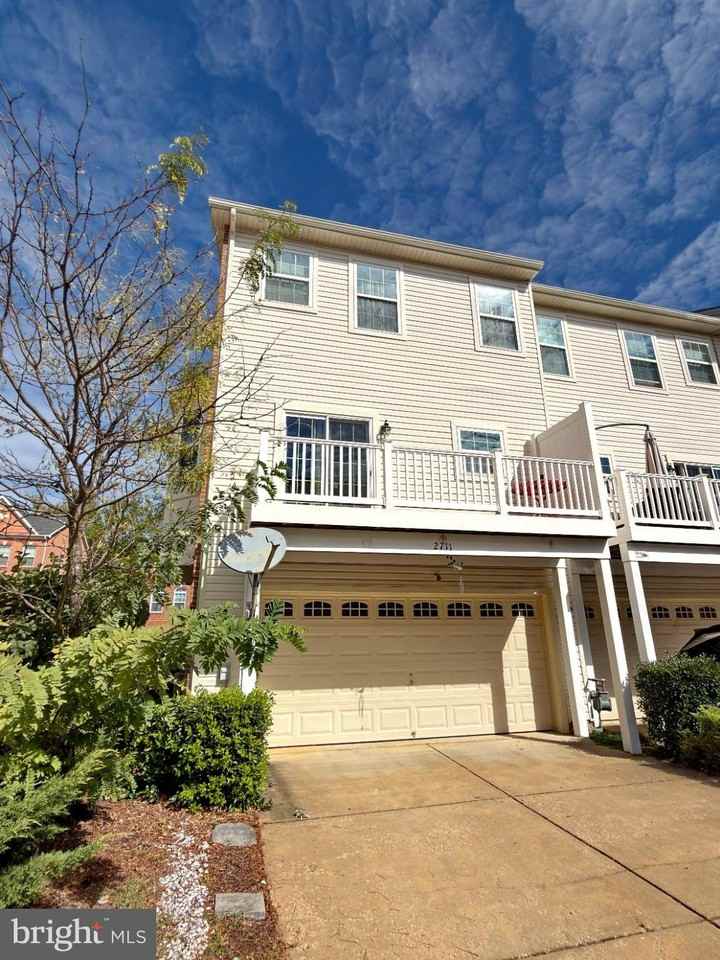 2711 Coppersmith Pl - Photo 6 of 50