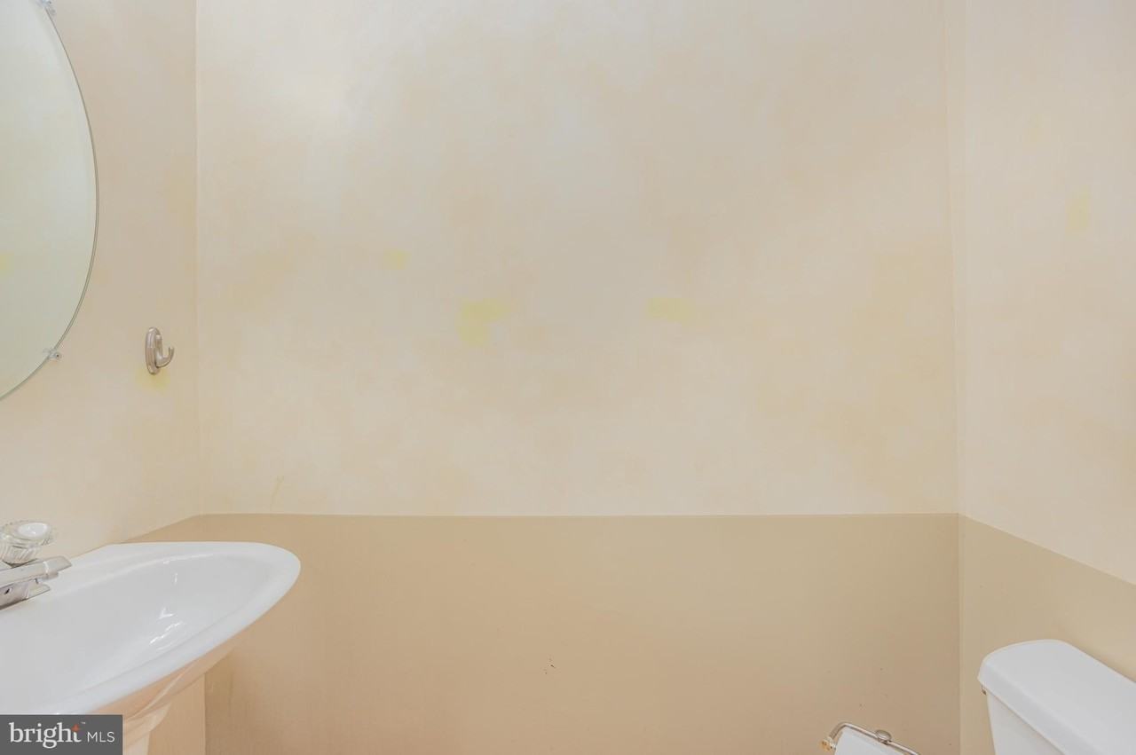 603 Loring Ave - Photo 7 of 21