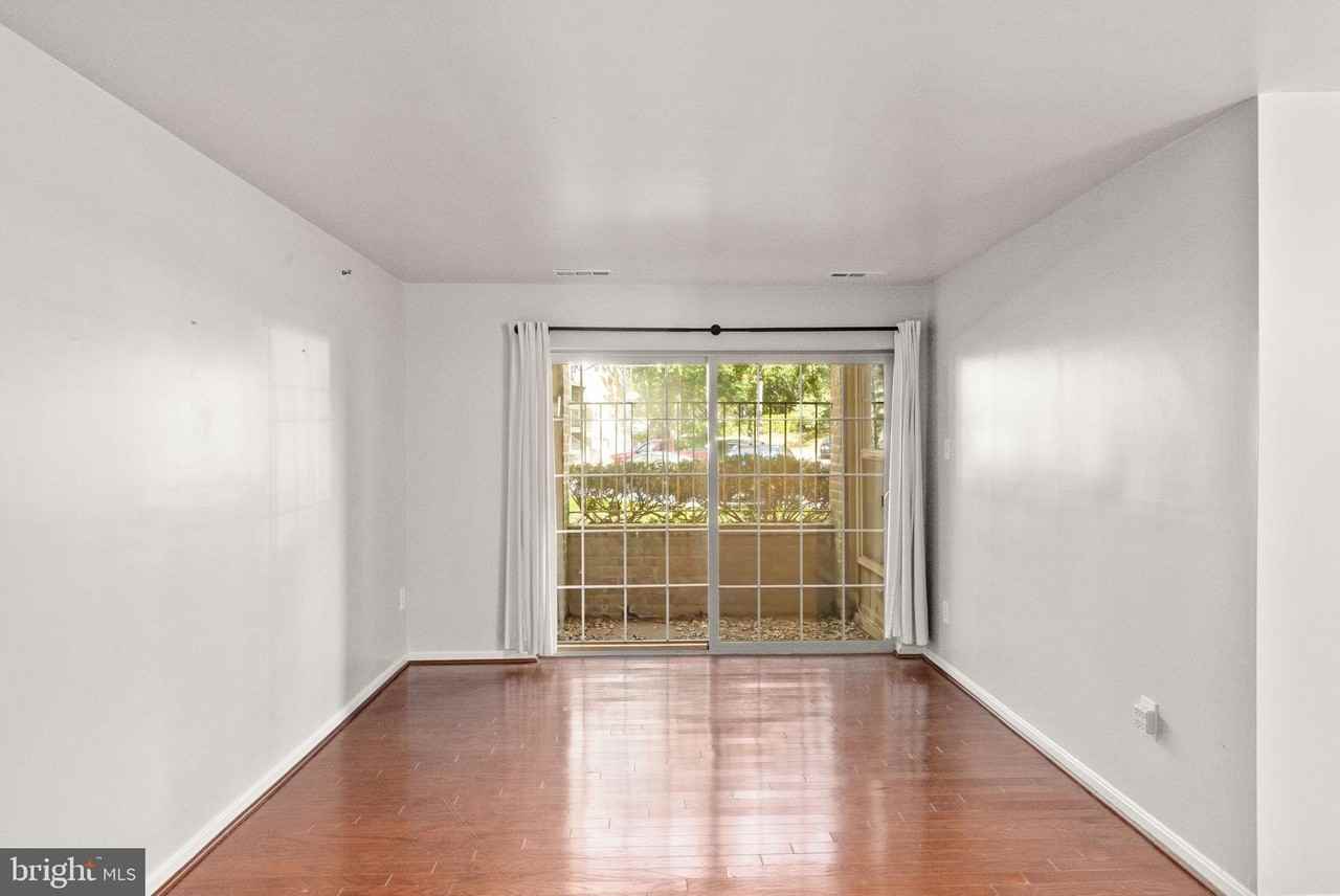 203 Star Pointe Court #1A - Photo 4 of 21