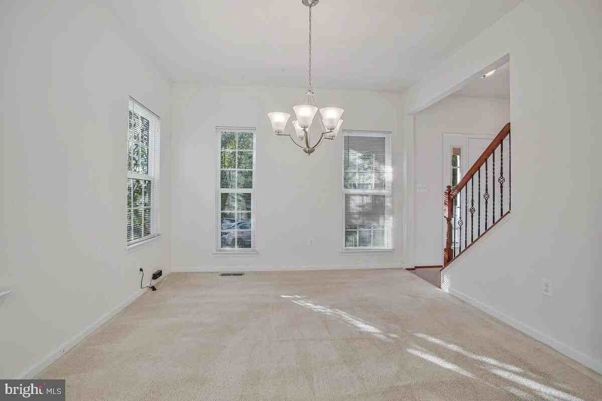 2906 George Hilleary Ter - Photo 7 of 47