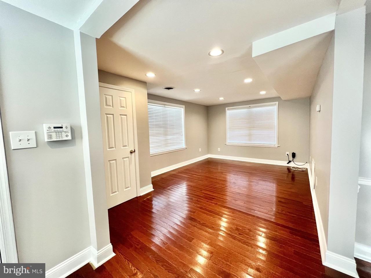 6833 Standish Dr - Photo 3 of 24