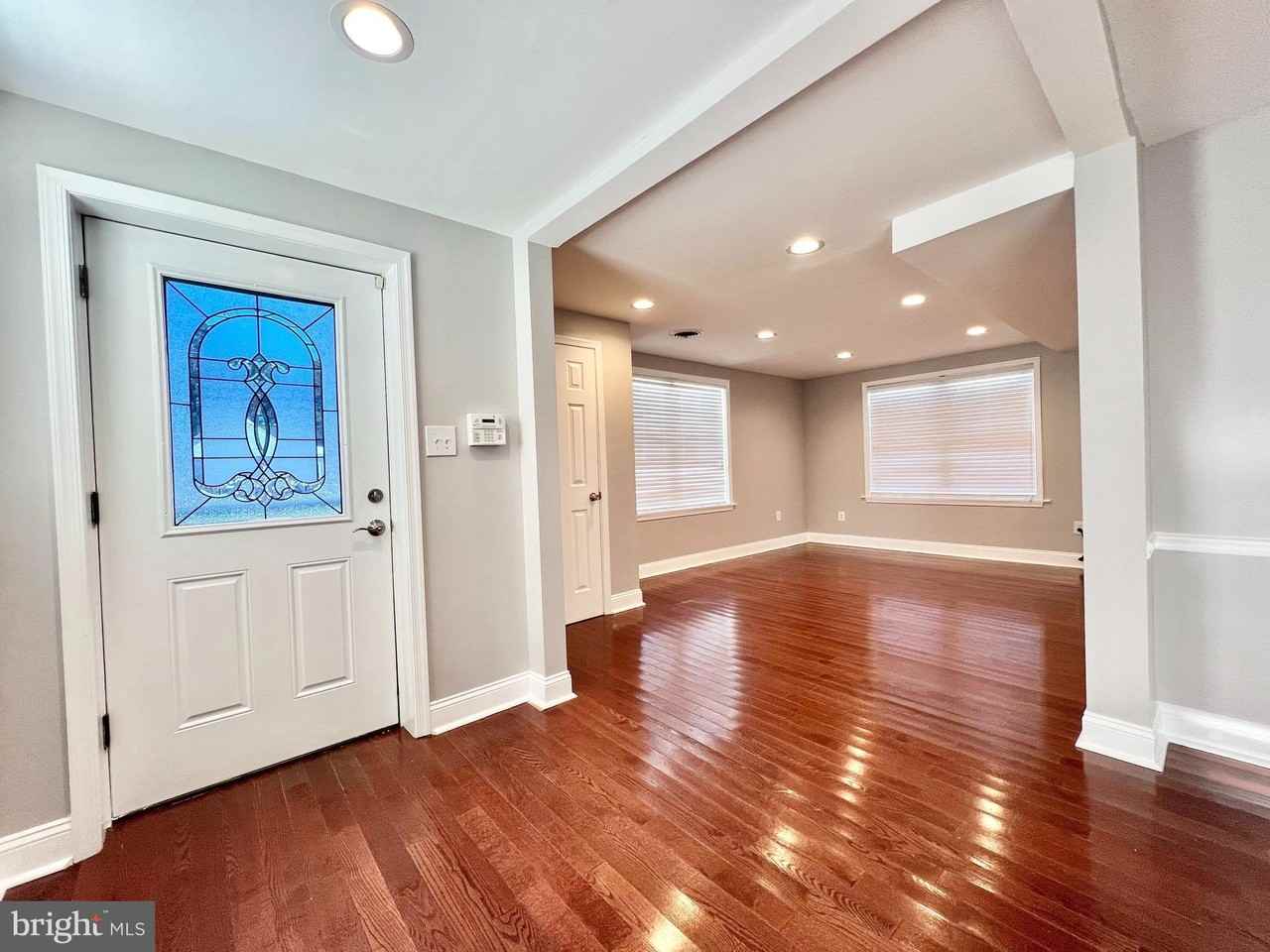 6833 Standish Dr - Photo 4 of 24