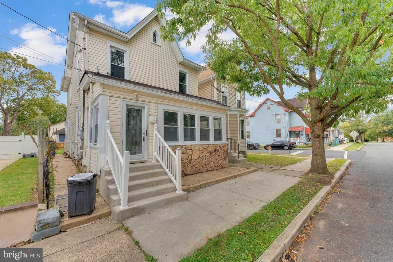 150 Franklin St - Photo 2 of 33