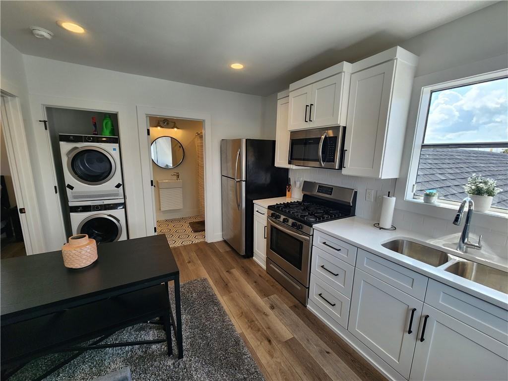 542 9th St ##B - Photo 5 of 11