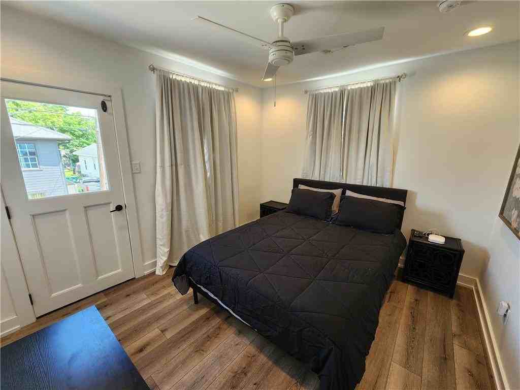 542 9th St ##B - Photo 7 of 11