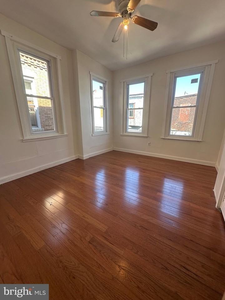 2047 East Cambria Street - Photo 5 of 9