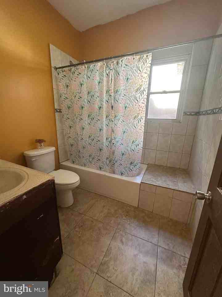 2047 East Cambria Street - Photo 7 of 9