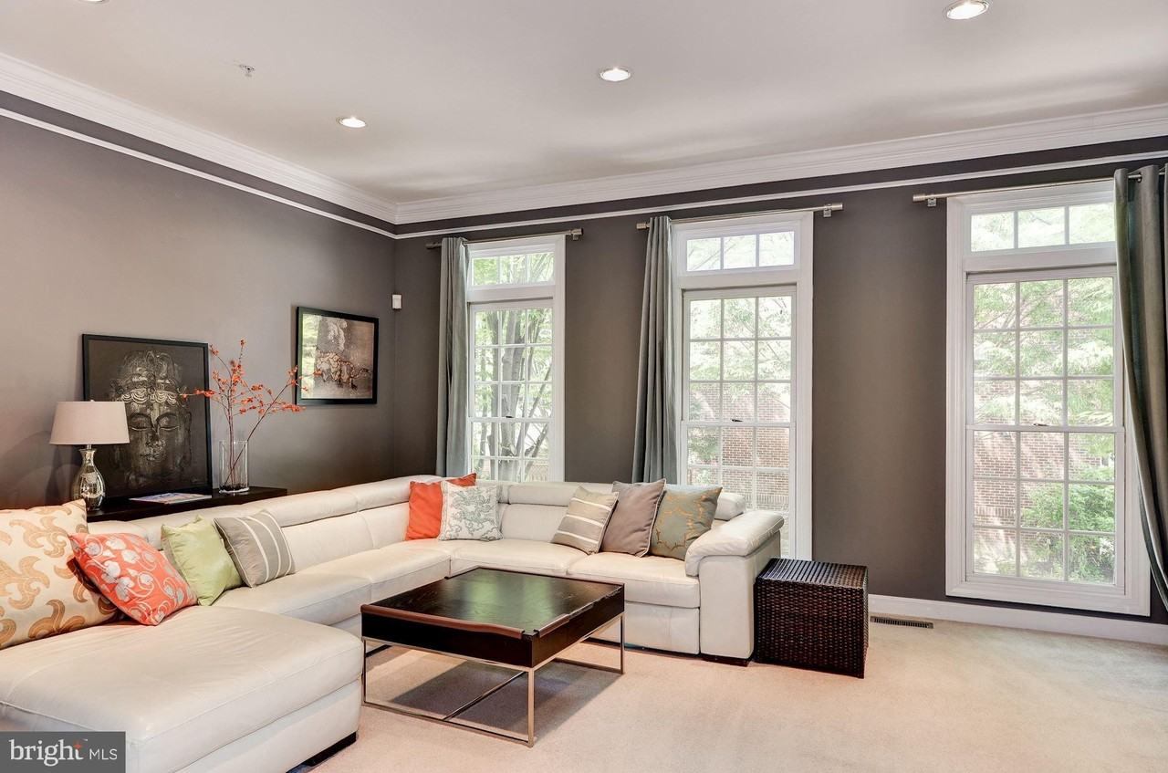 4908 Waple Ln - Photo 4 of 36