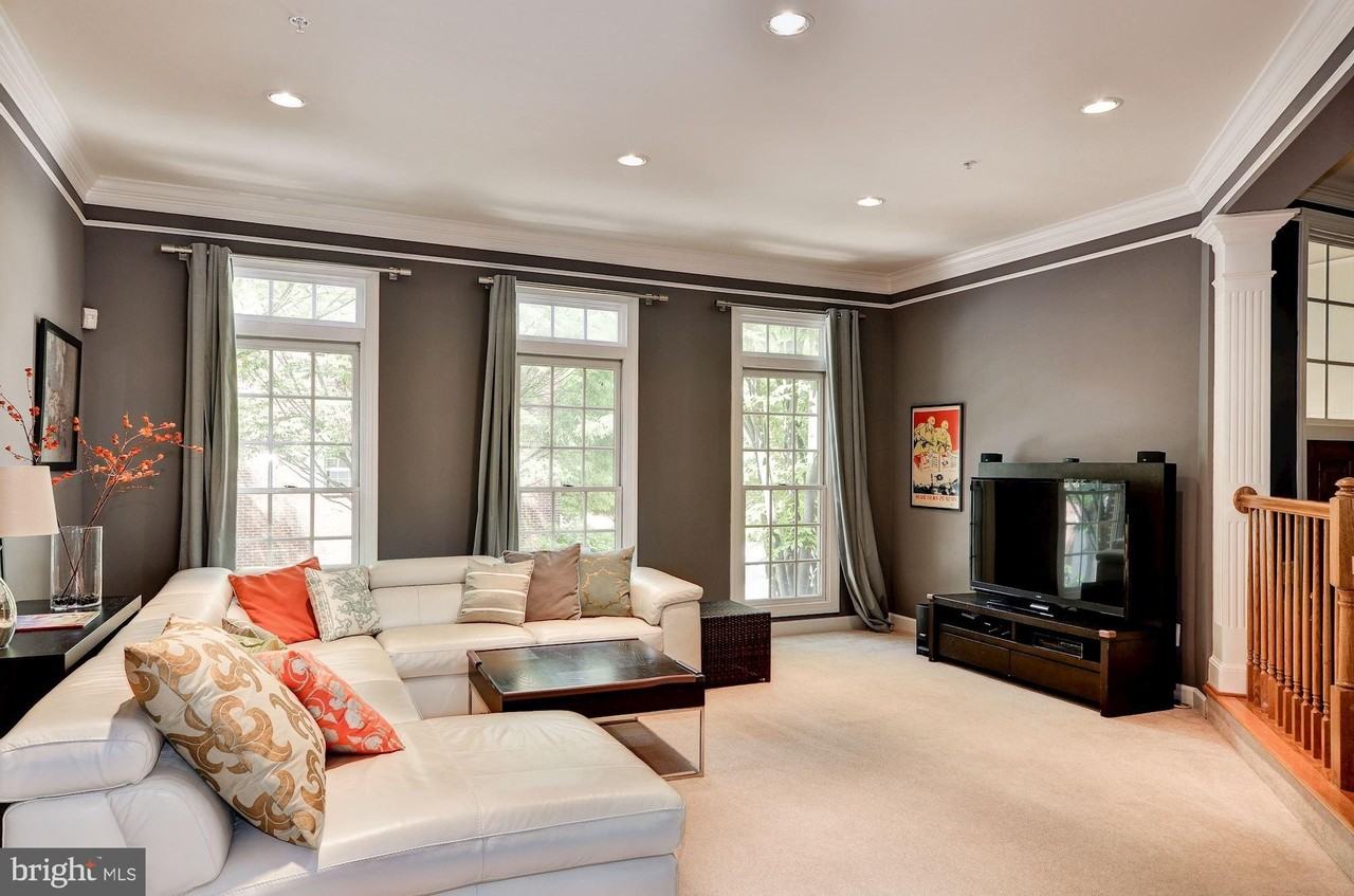 4908 Waple Ln - Photo 6 of 36