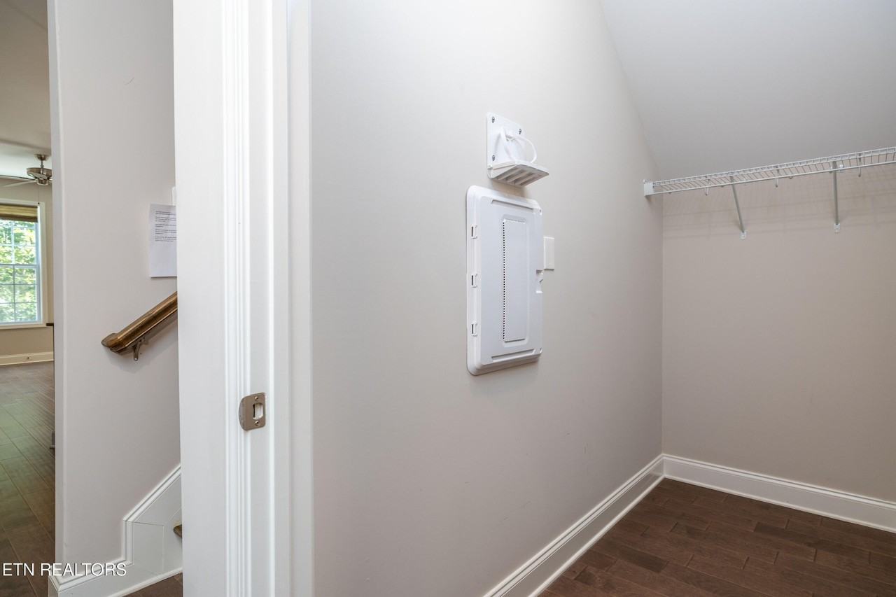 822 Mccammon Avenue - Photo 5 of 36