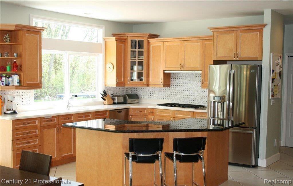 174 Evaline Drive - Photo 5 of 41