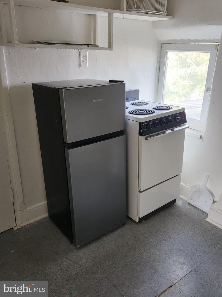 114 S Princess St Unit 5 #5 - Photo 4 of 9