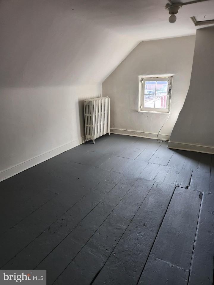 114 S Princess St Unit 5 #5 - Photo 5 of 9