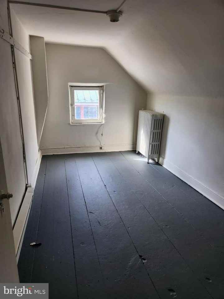 114 S Princess St Unit 5 #5 - Photo 6 of 9