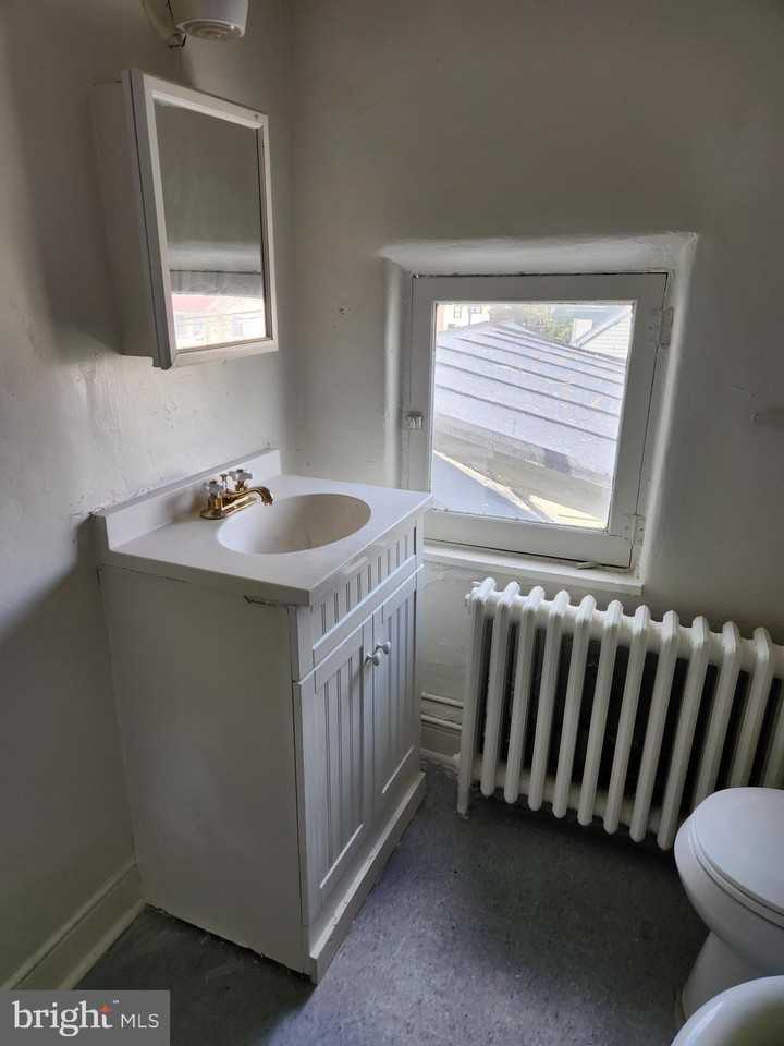 114 S Princess St Unit 5 #5 - Photo 7 of 9