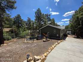 921 S 11th Ave - Photo 1 of 1