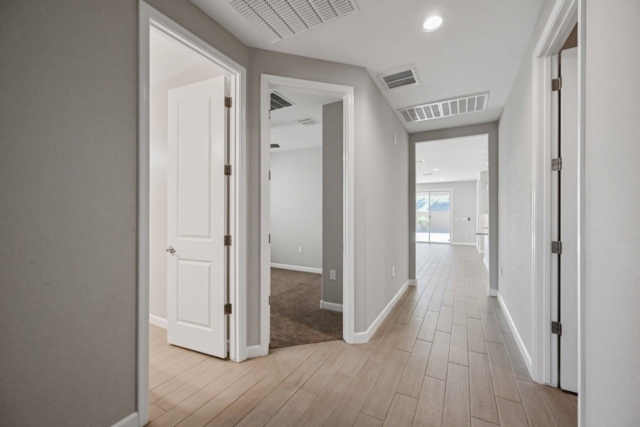 1825 East Saguaro Park Lane - Photo 3 of 28