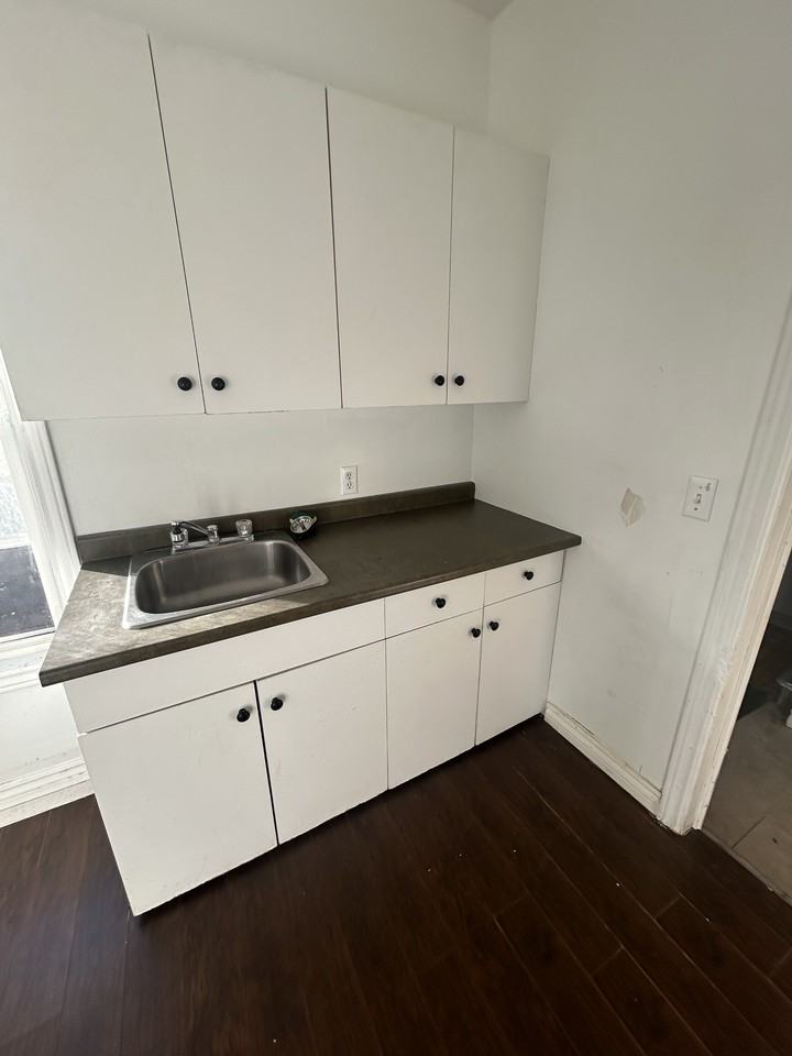 47 King St #B - Photo 5 of 17
