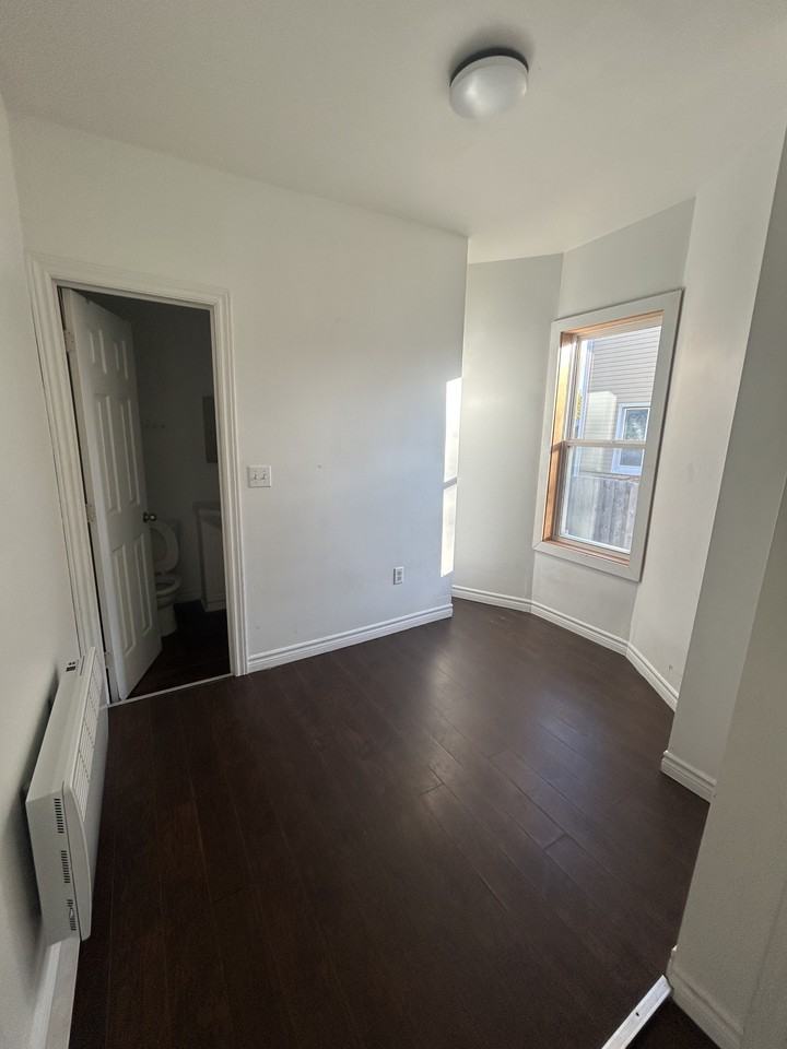 47 King St #B - Photo 7 of 17