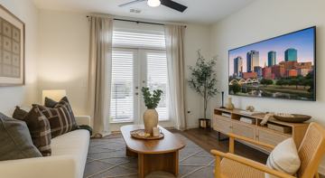 featured image of E 4th St & Gilvin St #13042