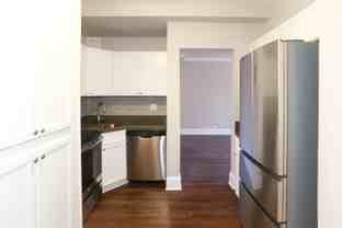 W Lakeside Pl & N Clarendon Ave - Photo 1 of 1