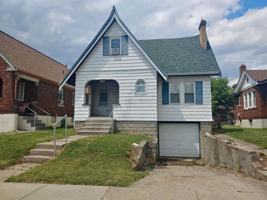 featured image of 1910 Garden Ln