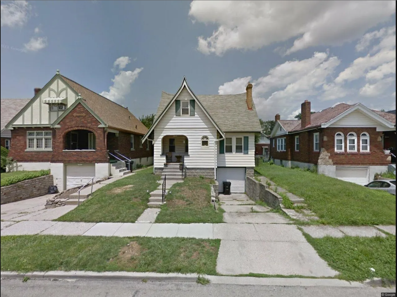 1910 Garden Ln - Photo 2 of 2