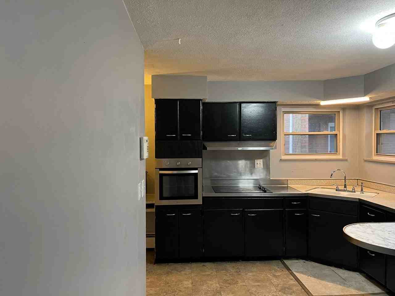 2465 Montana Ave - Photo 2 of 18