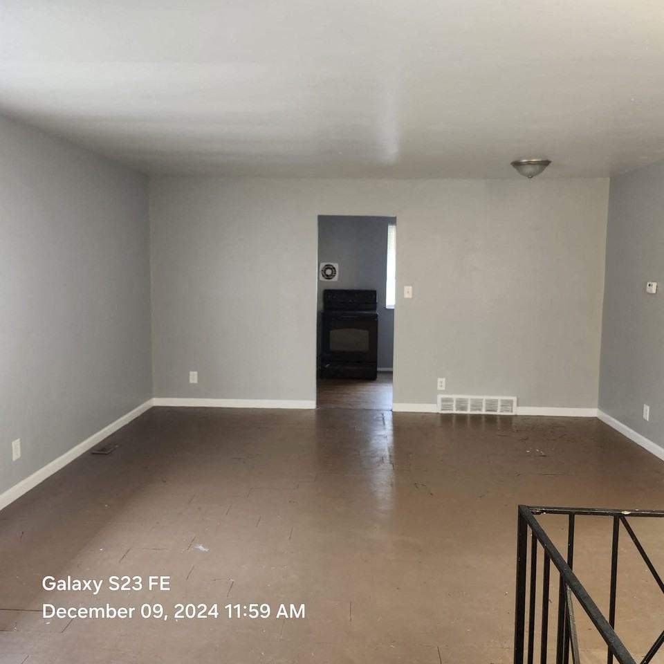 7848 Glen Orchard Drive - Photo 2 of 34